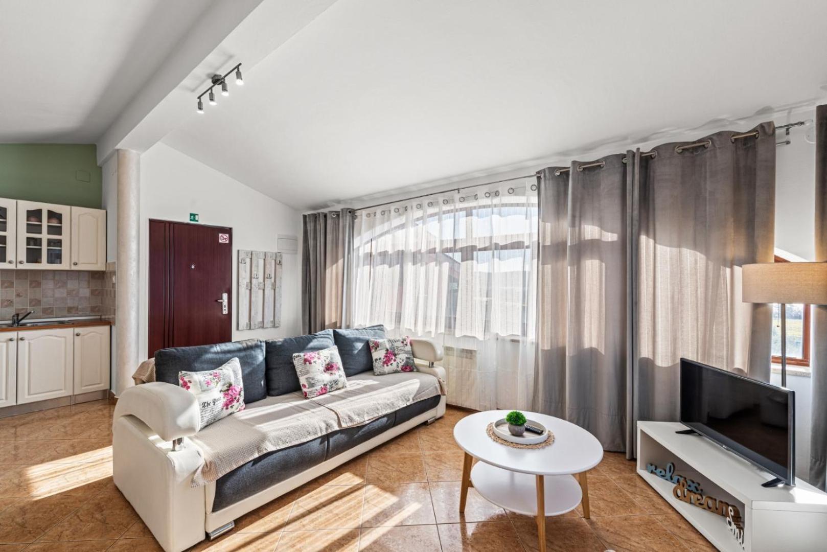 Sea View Apartments With Shared Pool بومير المظهر الخارجي الصورة