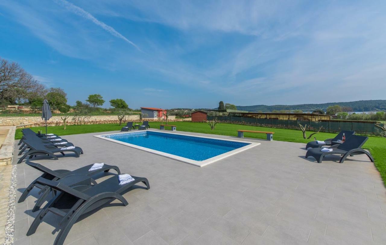 Sea View Apartments With Shared Pool بومير الغرفة الصورة