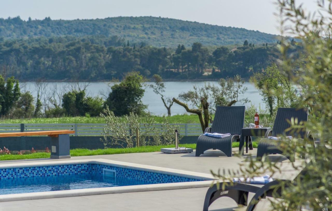Sea View Apartments With Shared Pool بومير الغرفة الصورة