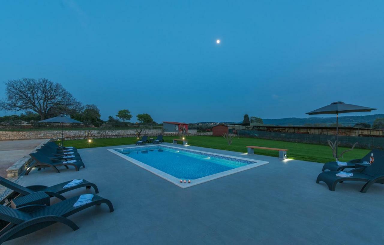 Sea View Apartments With Shared Pool بومير المظهر الخارجي الصورة